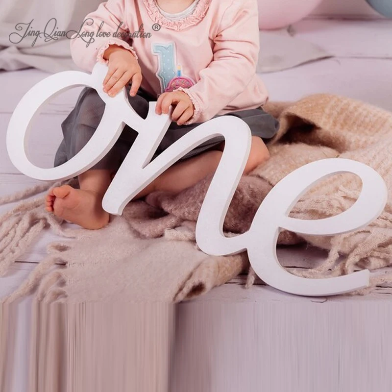 Een Teken Foto Prop voor de Eerste Verjaardag fotoshoot voor Baby ' s Houten hekje Fotograaf hekje0