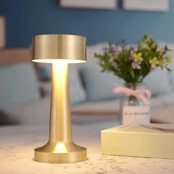LED Retro tafellamp met Touch Dimmen Bescherming van de Ogen Tafel Lamp Dimmen Drie-kleur voor Bar salontafel Restaurant Inrichting